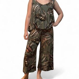 Connected Apparel Black and White Label